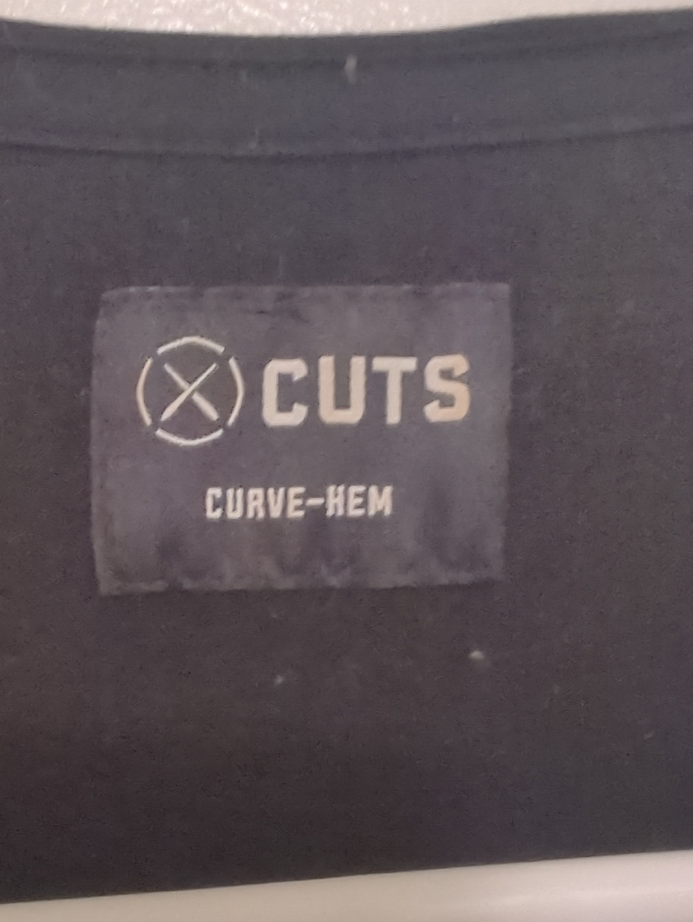 Cuts Men's Curve Hem Black Long-Sleeve Henley Shirt, XL - Picture 8 of 10